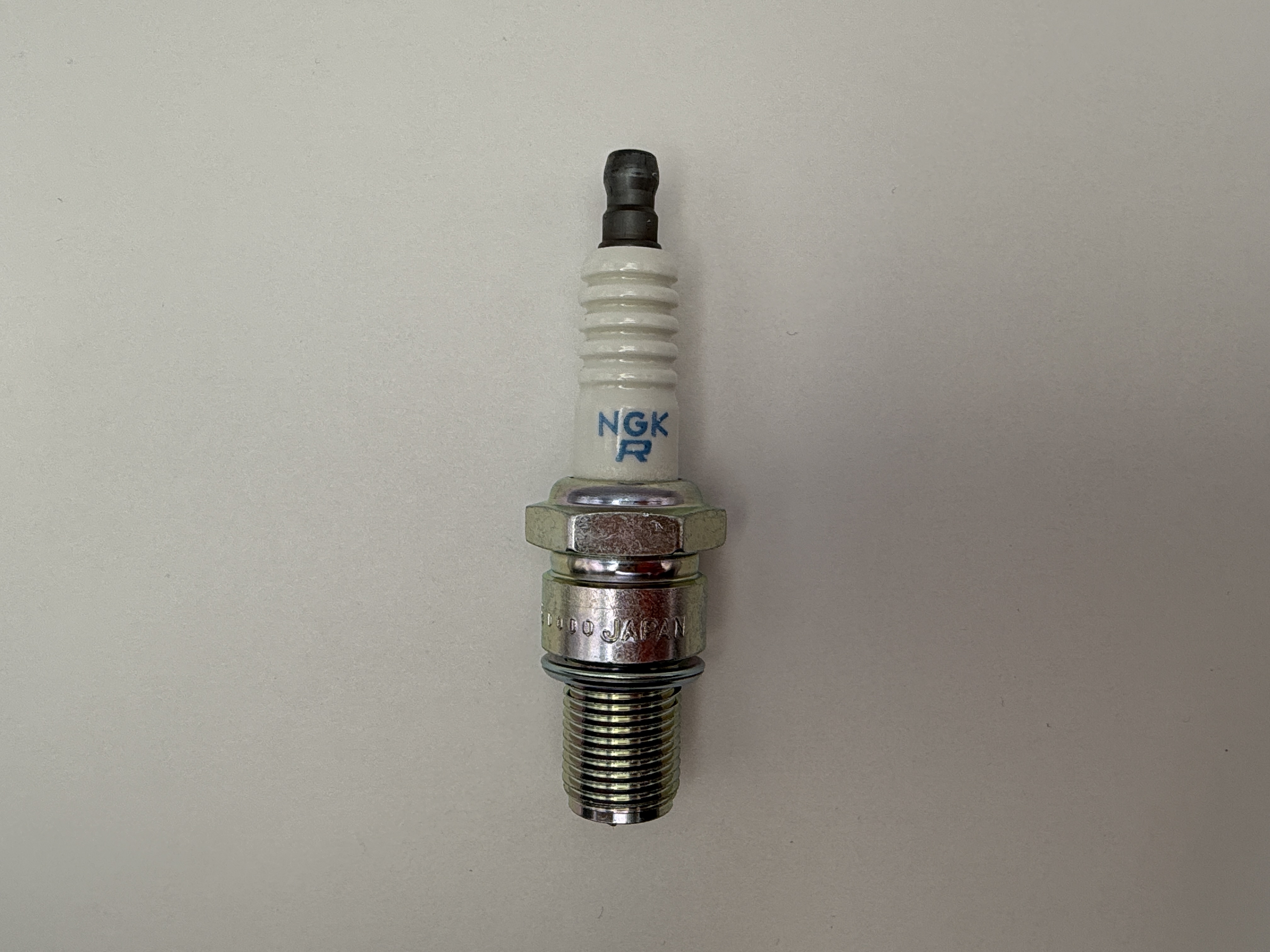 NGK Spark Plug R6252E-105 (2396) (Japan)