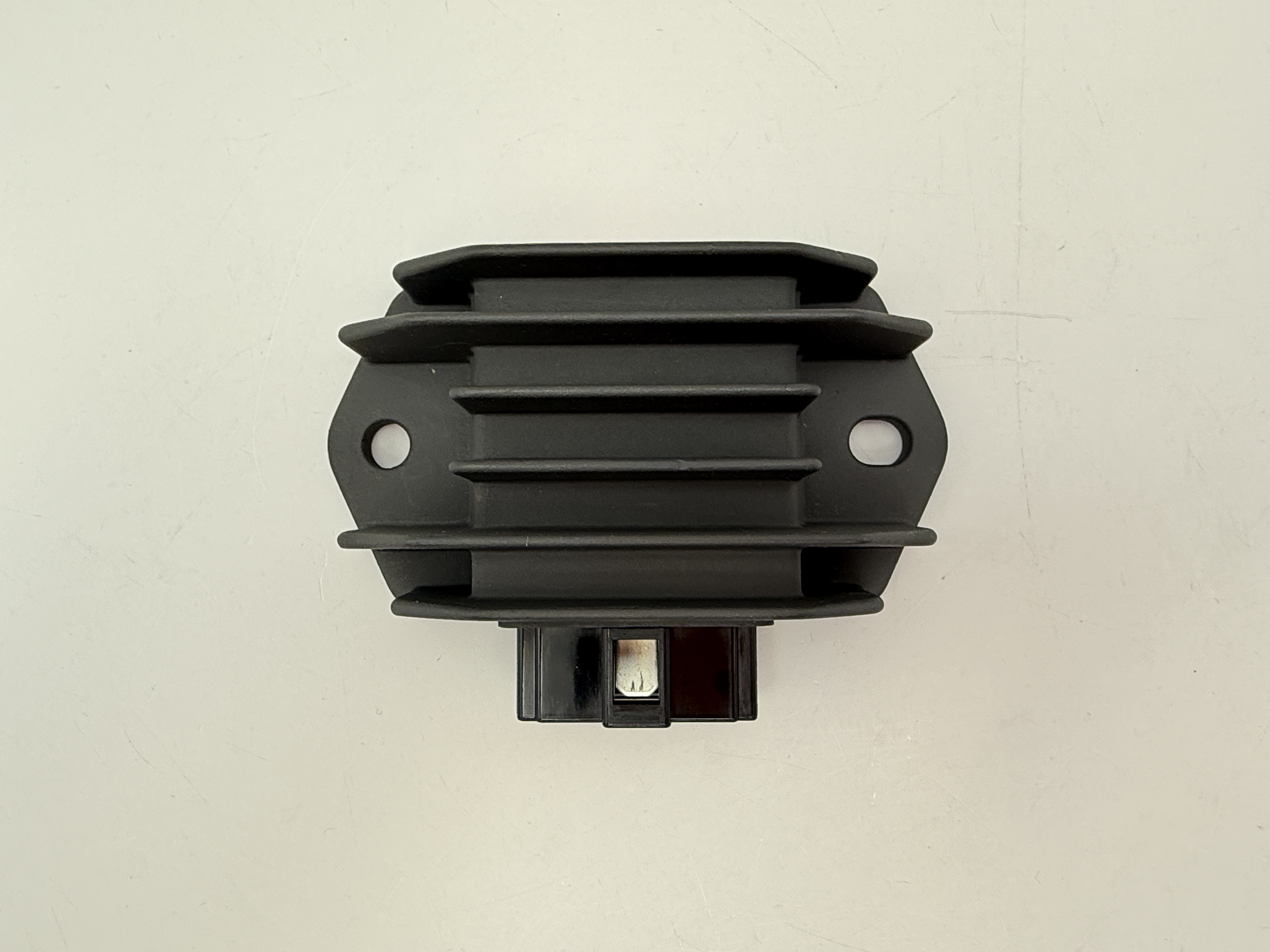 TourMax Regulator/Rectifier Honda NSC50 Vision 12-15, NSC110 Vision 11-16, CRF250R 18-20, CRF250RX 19-20, CRF450R 17-20 OE Ref: 31600-KZL-931