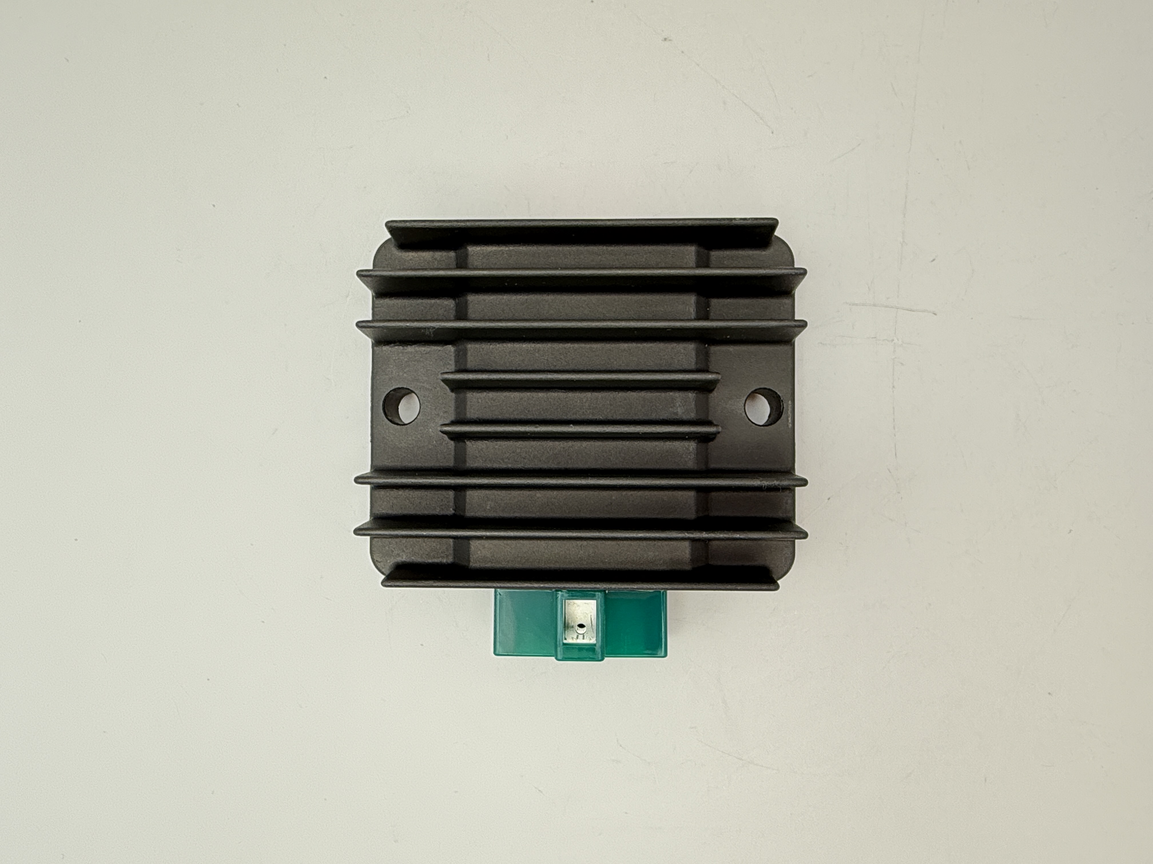 TourMax Regulator/Rectifier Kawasaki Garden FC420V, FC540V, FD440V, FD501D, FD501V, FD590V, FD611V, FD620D OE Ref: 21066-2070