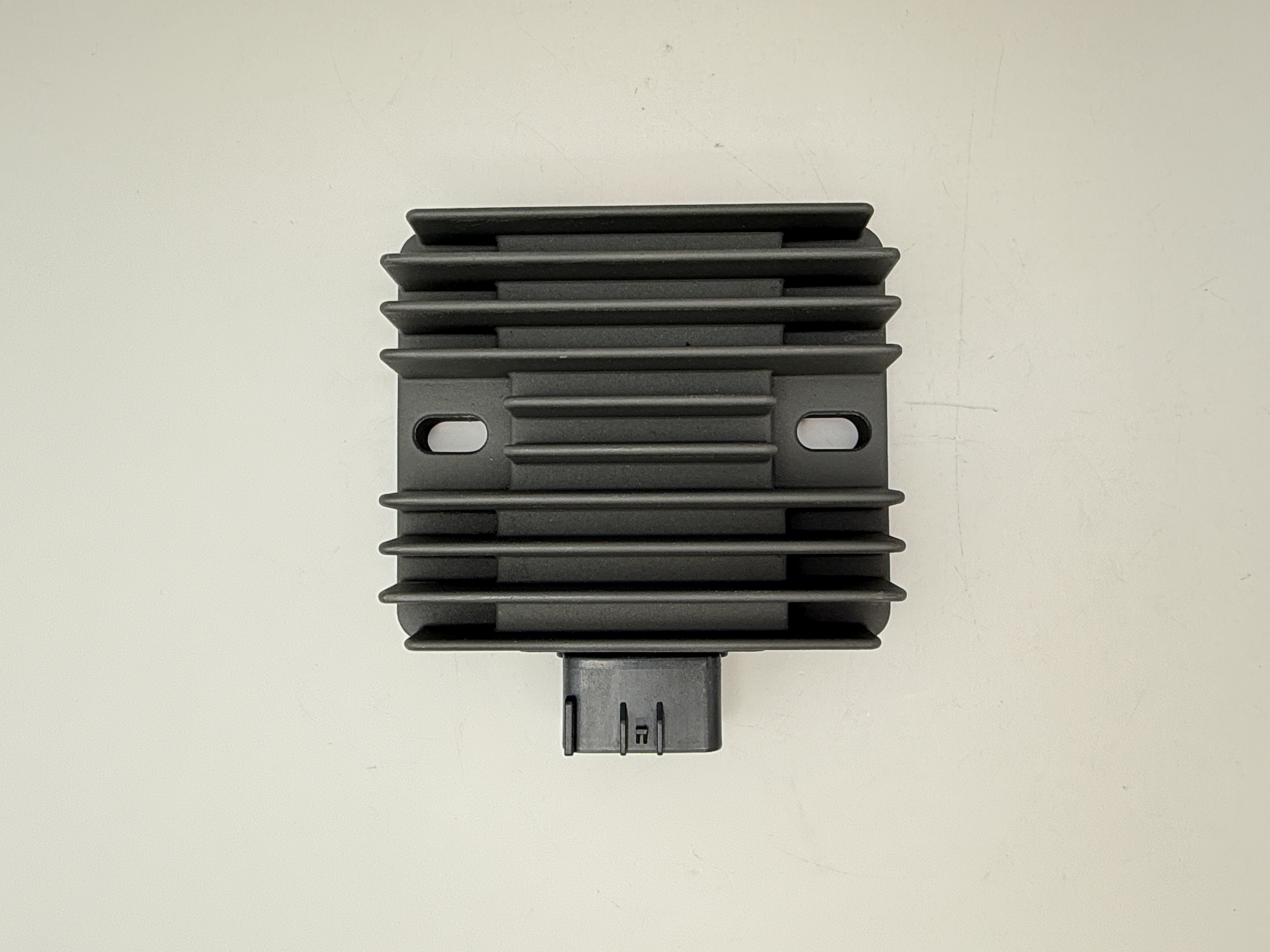 TourMax Regulator/Rectifier Kawasaki Marine JT1200 STX-12F 03-07, JT1500D STX 09-10, Ultra 250X 07-08, Ultra 260LX 09-10, Ultra 260X 09-10, Ultra 300LX 11-13, Ultra300X 11-13, Ultra 310LX 14-19, Ultra 310R 14-19, Ultra 310X 14-19 OE Ref: 21066-3718