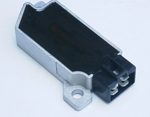 TourMax Regulator/Rectifier Yamaha RD350 YPVS, TZR250 4 Pin SH569A-12 OE Refs: 47X-81960-A3, 47X-81960-A2, 47X-81960-A1