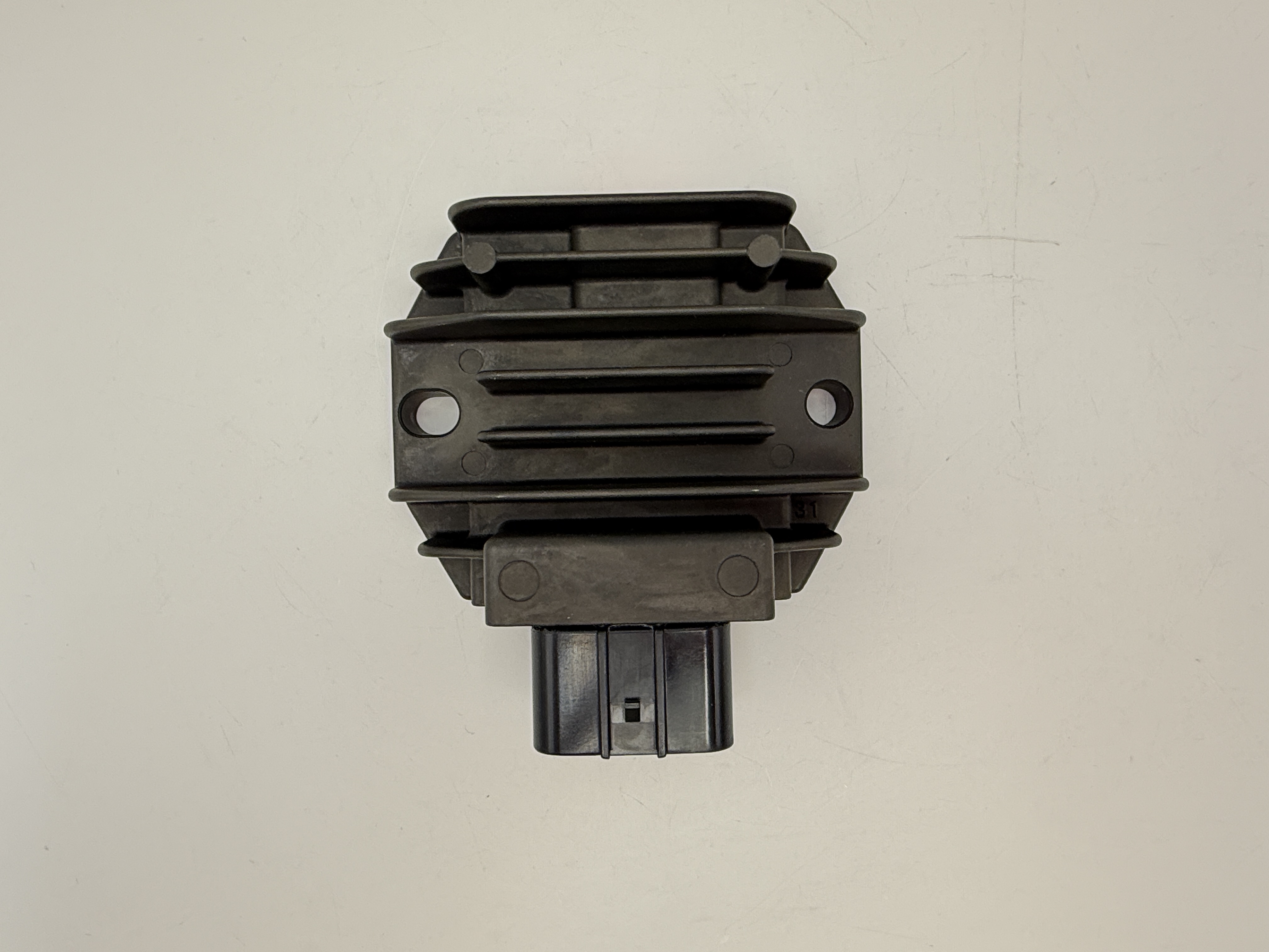 TourMax Regulator/Rectifier Suzuki GSX-S750 17-21, AN400 Burgman 18-20 OE Refs: 32800-19K01, 32800-19K02
