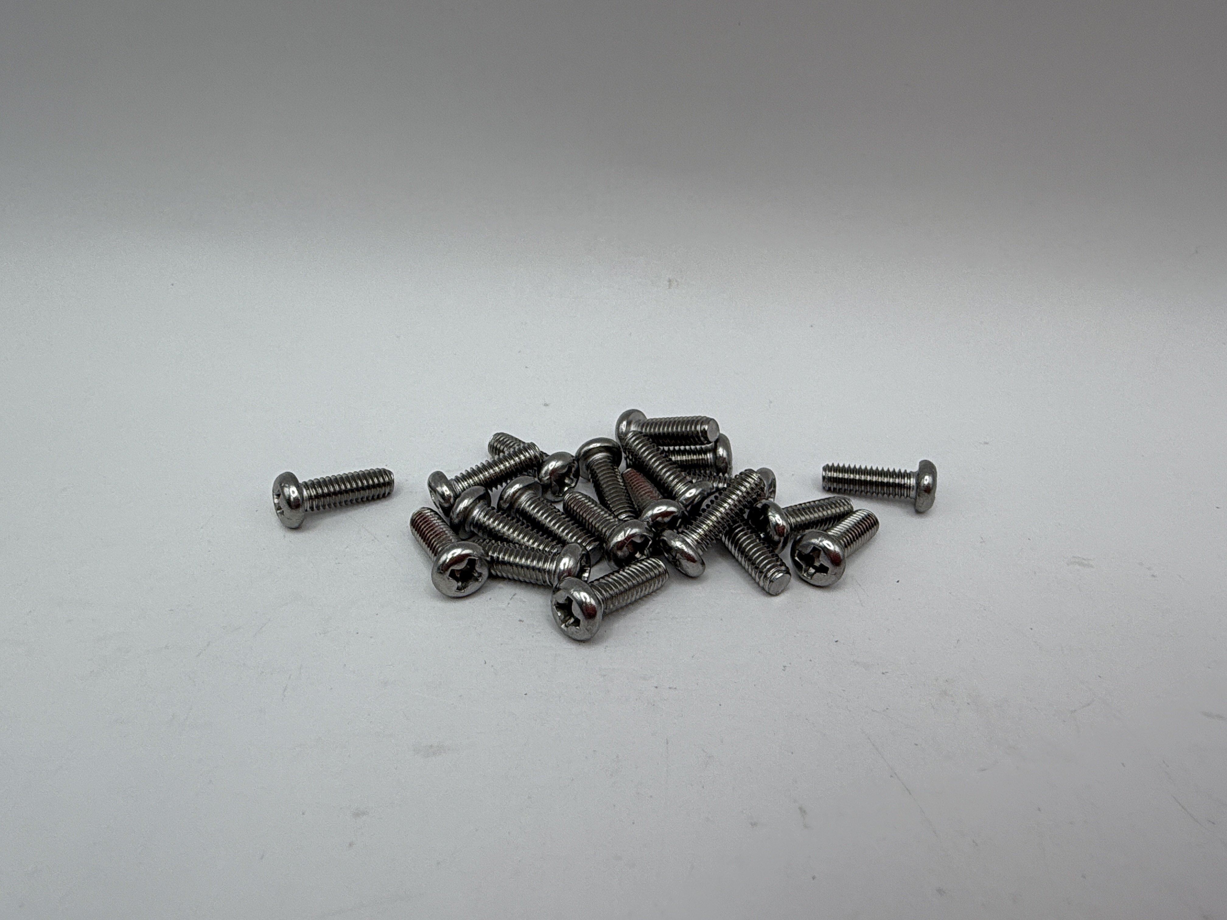 Hendler Screws Philips Pan Head Stainless Steel M4 x 12mm x 0.70mm Pitch