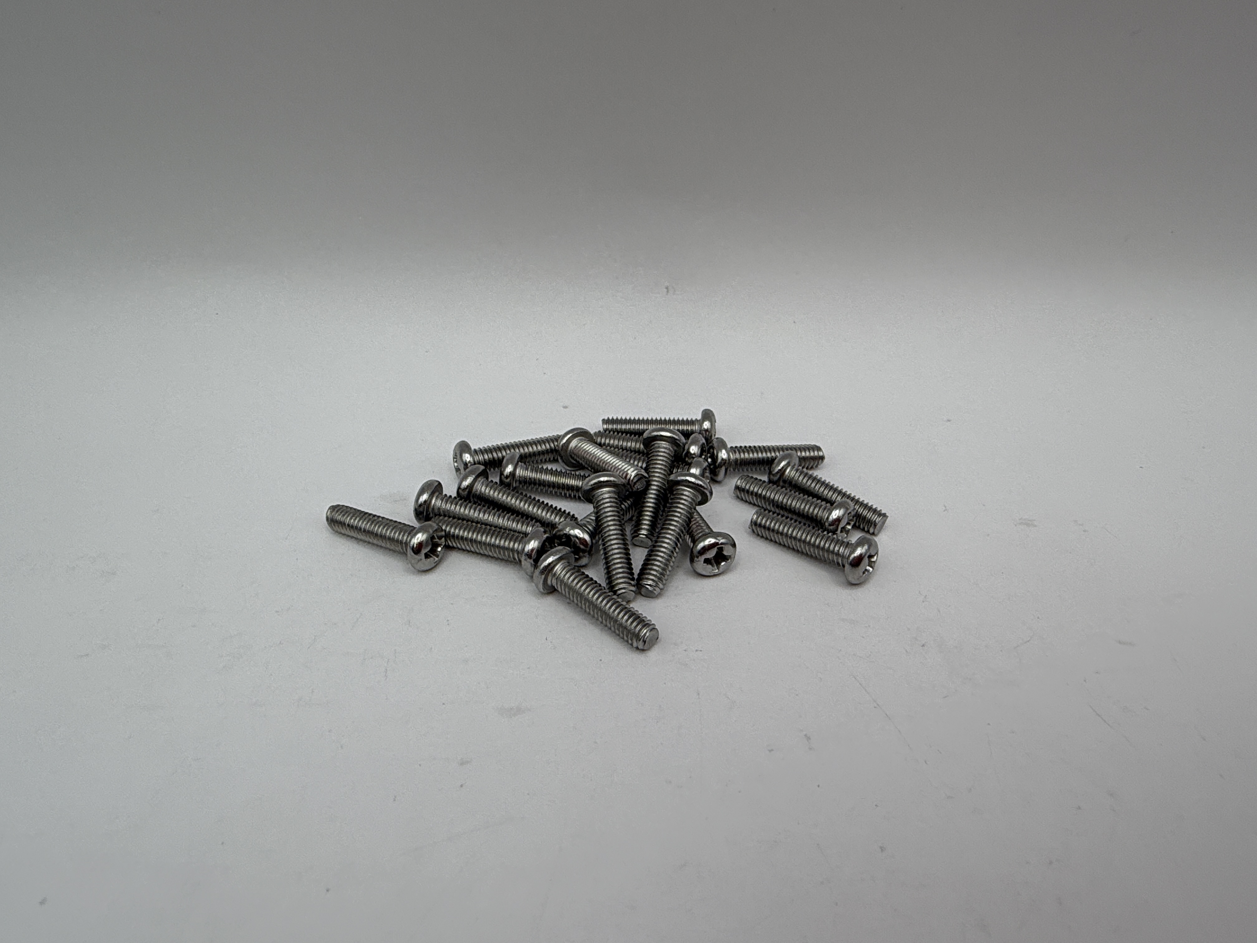Hendler Screws Philips Pan Head Stainless Steel M4 x 16mm x 0.70mm Pitch