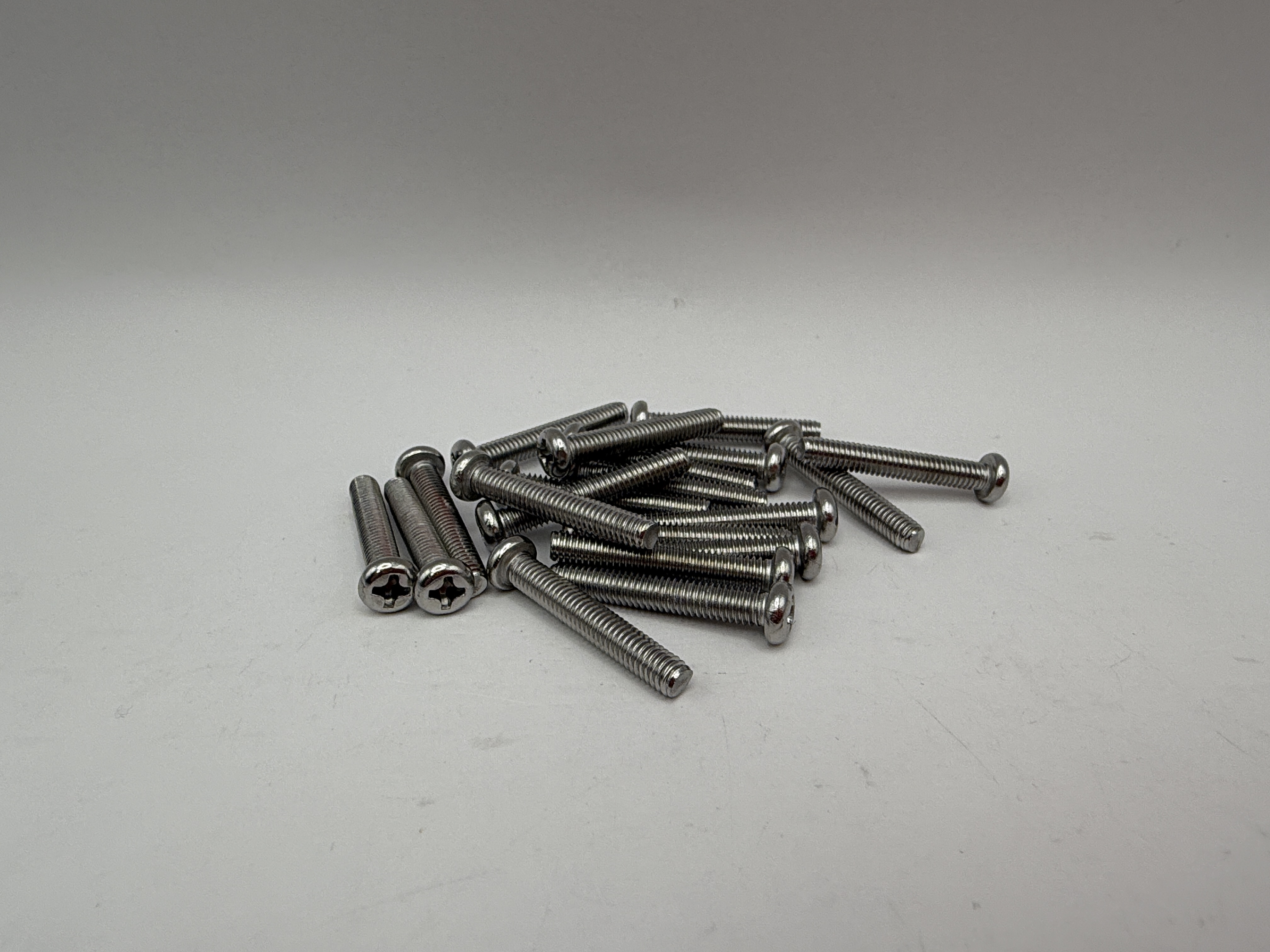 Hendler Screws Philips Pan Head Stainless Steel M4 x 25mm x 0.70mm Pitch
