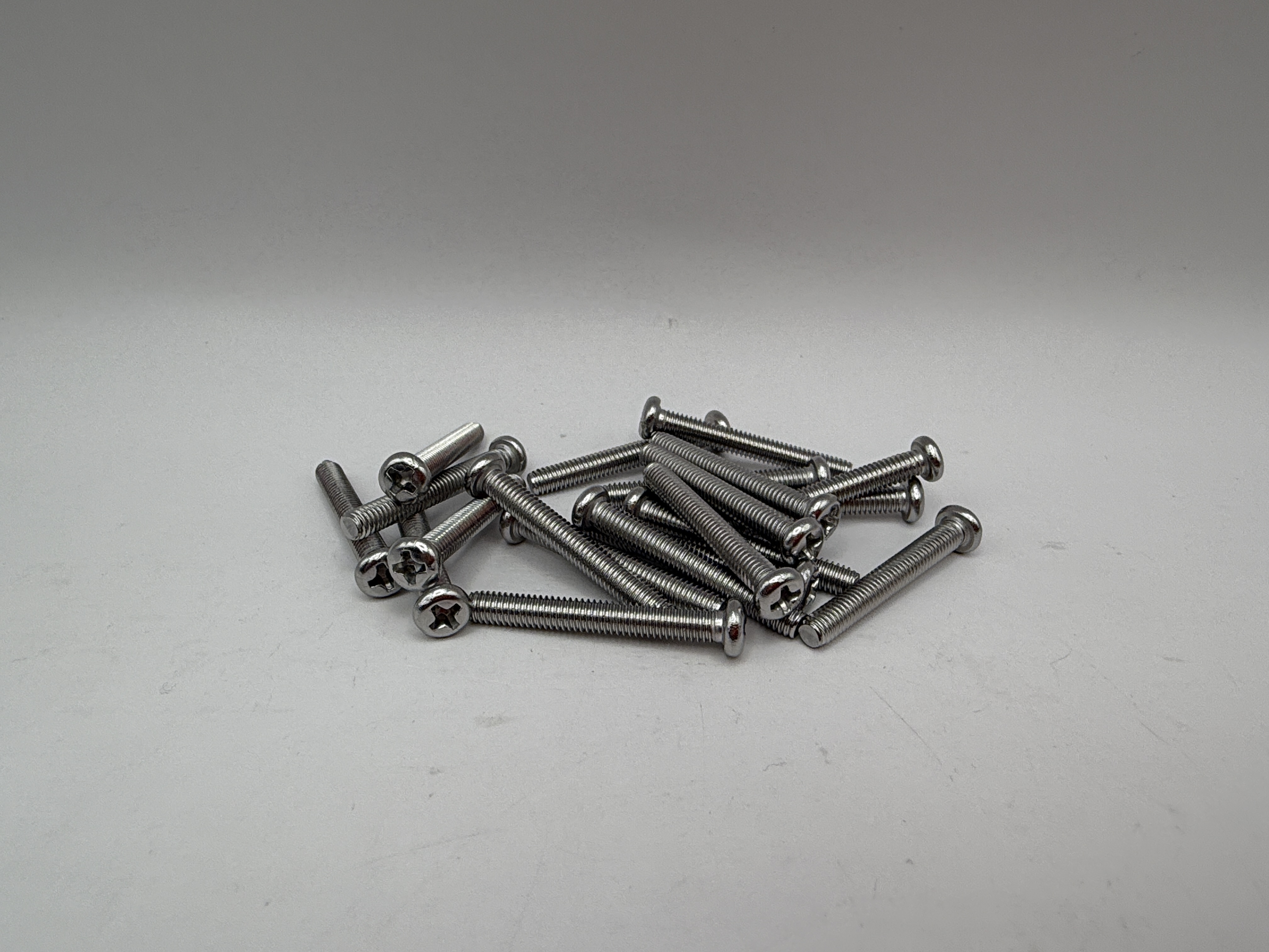 Hendler Screws Philips Pan Head Stainless Steel M4 x 30mm x 0.70mm Pitch