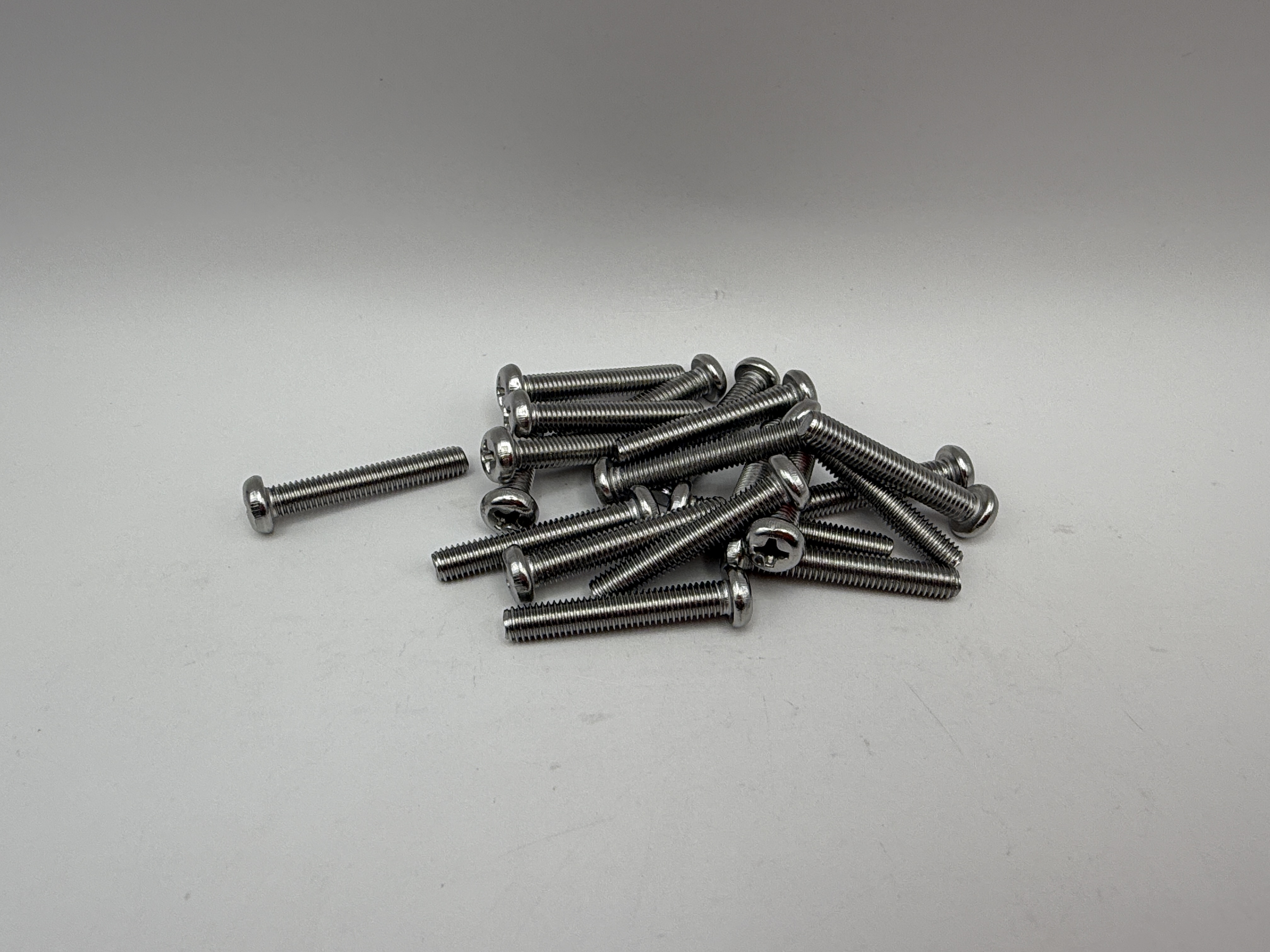 Hendler Screws Philips Pan Head Stainless Steel M5 x 30mm x 0.80mm Pitch