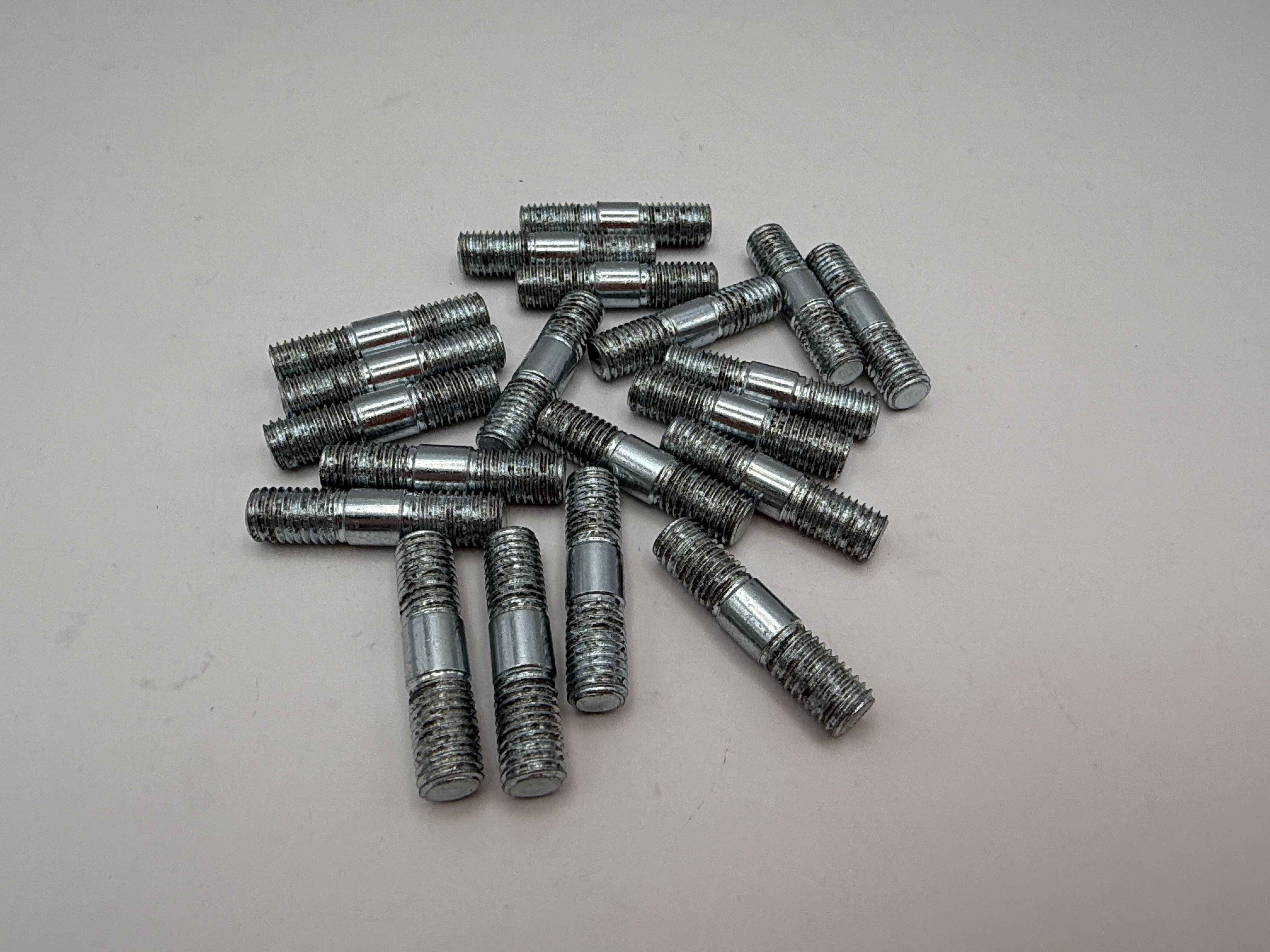 Hendler Studs 7mm x 30mm x 1.00mm Pitch