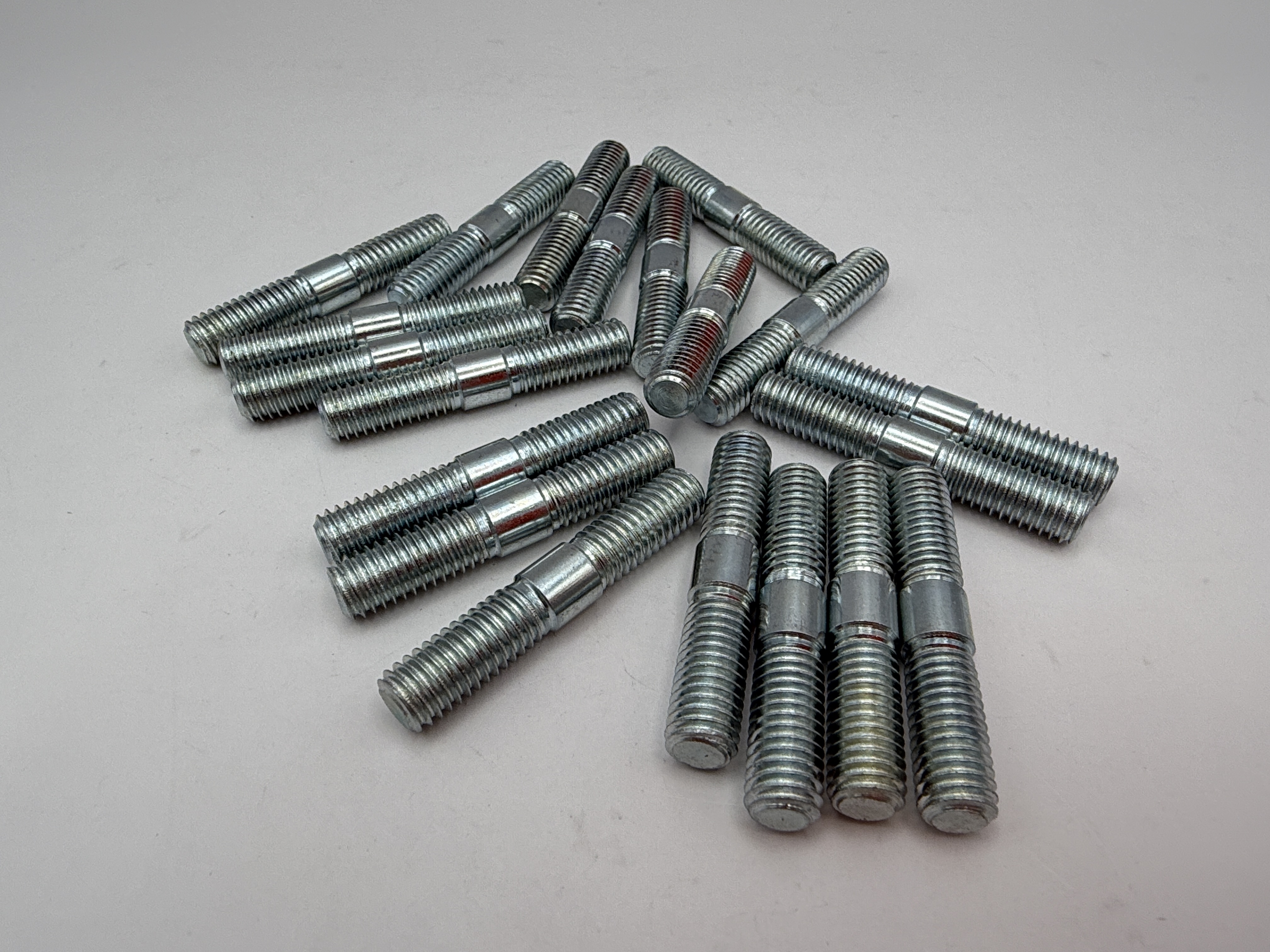 Hendler Studs 8mm x 45mm x 1.25mm Pitch