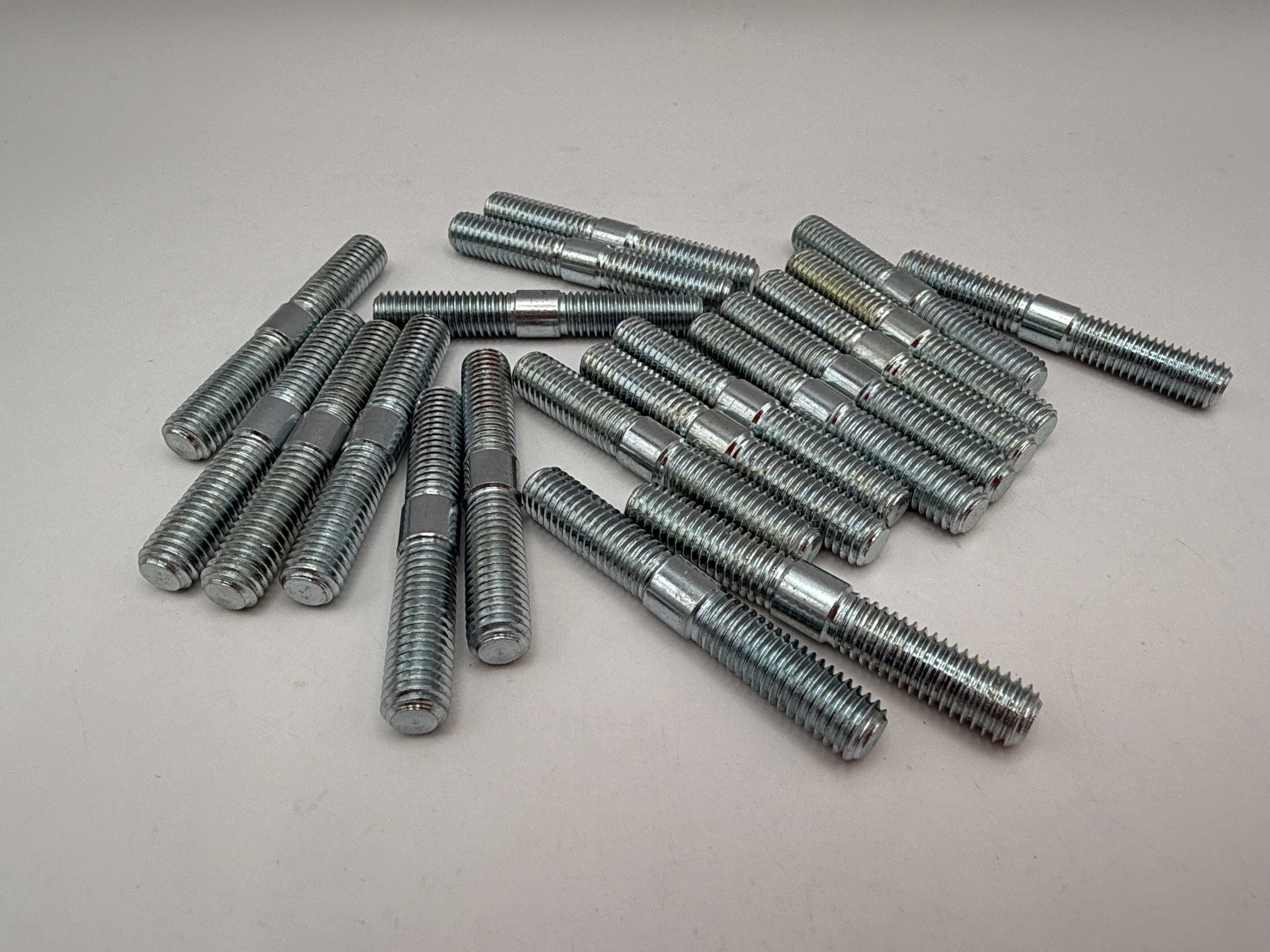 Hendler Studs 8mm x 55mm x 1.25mm Pitch