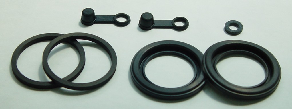 TourMax Brake Caliper Seal Rebuild Kit Rear Suzuki GS550 81-82, GS650 81-83, GS700 83, 85, GSX750 83-84, GS850 82-84, GS1100 84-86, GSX1100 84-86, 88-92, GS1150ES 86
