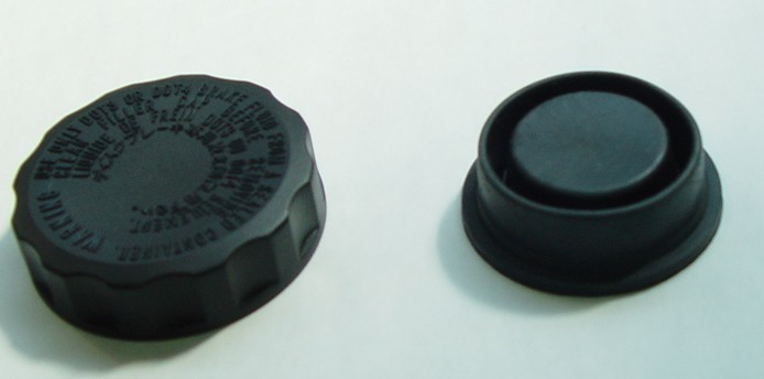 TourMax Master Cylinder Cap Honda CB500 71-73, CB550K 74-78, CB750A 76-78, CB750F 76, CB750K 69-78 (ID 49mm) OE Refs: 43513-MJ6-006, 45520-300-000