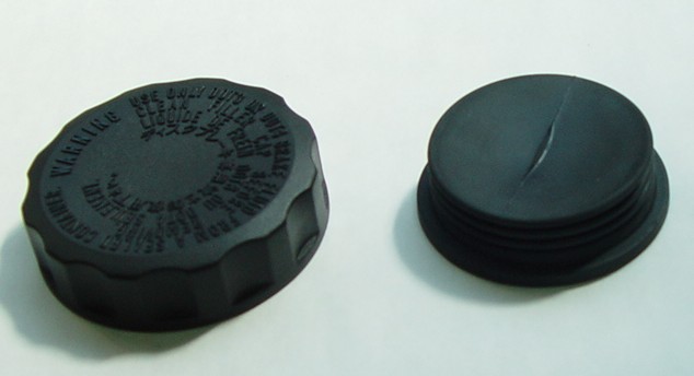 TourMax Master Cylinder Cap Kawasaki Z650C1-3 77-79, Z750B1-4 76-79, Z900B1 76, Z1000A1-2 77-78, Z1000B1-2 77-78, Z1000C1 78 OE Refs: 43026-003, 43028-1054, 43028-003