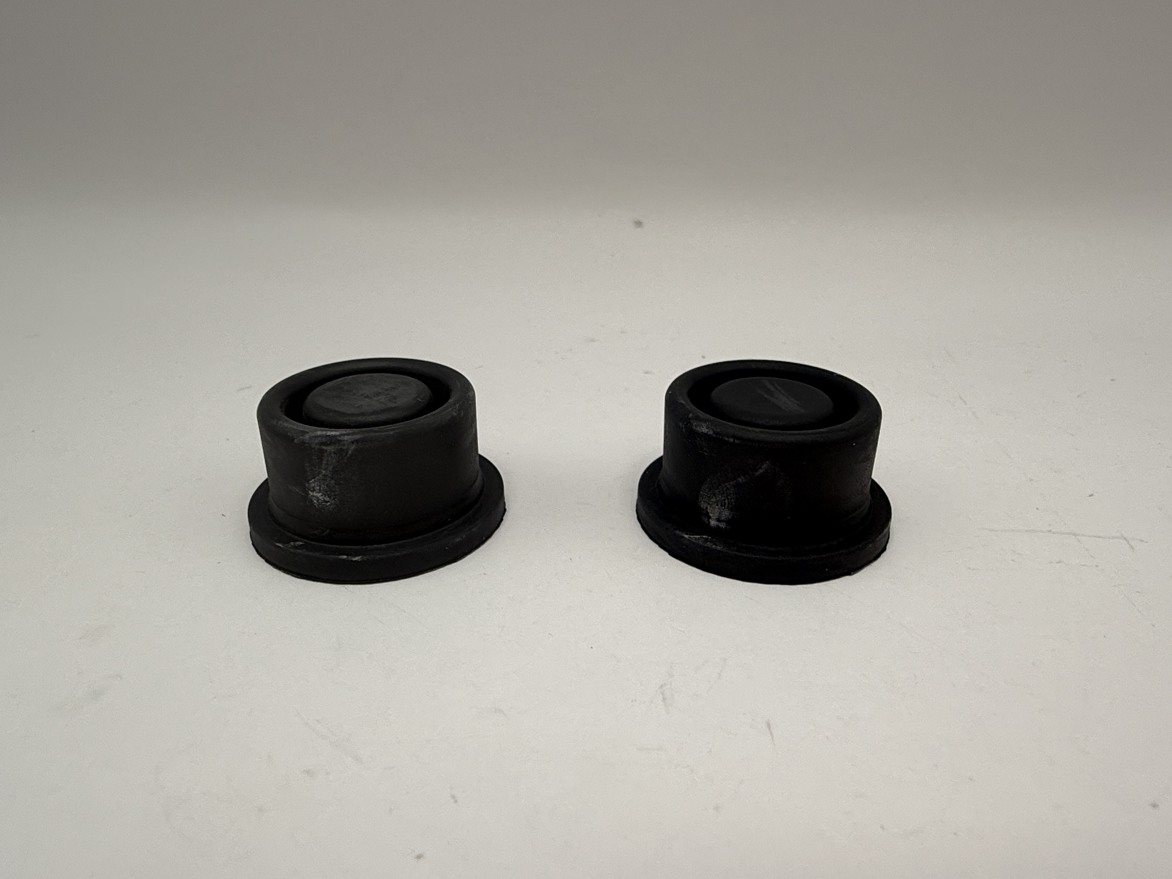 Tourmax Master Cylinder Rubber Diaphragm Front Honda CR80 82-02, CR85 0307, NHX110 Lead 10, CR125 87-01, XL125V Varadero 01-06, CR250 87-01, XR250 90-04, CR500R 90-01, XR65R 00-07 OE Ref: 45520-GM9-711