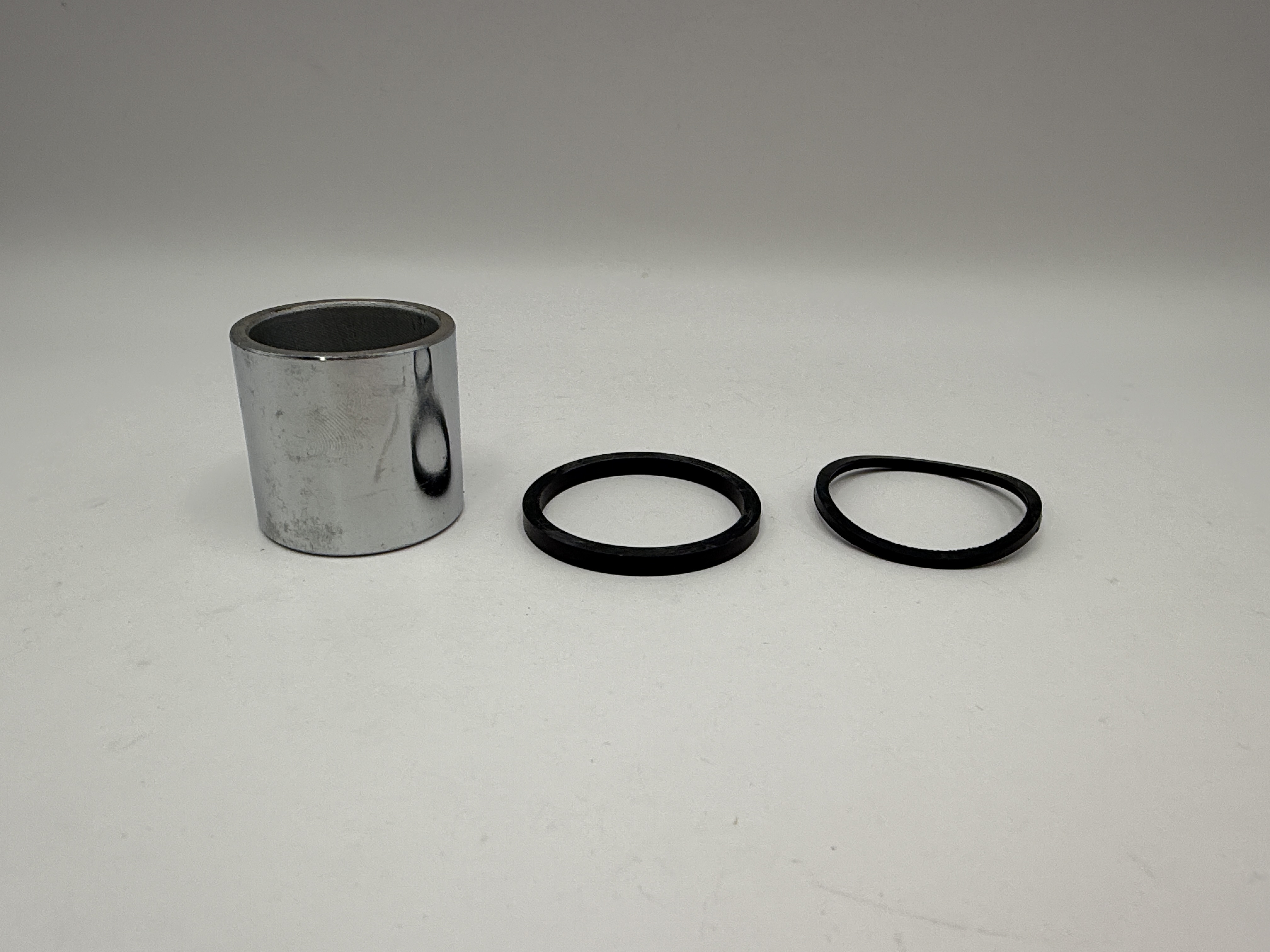 Hendler Caliper Piston & Seal Kit 33.25mm x 32mm as fitted to Yamaha