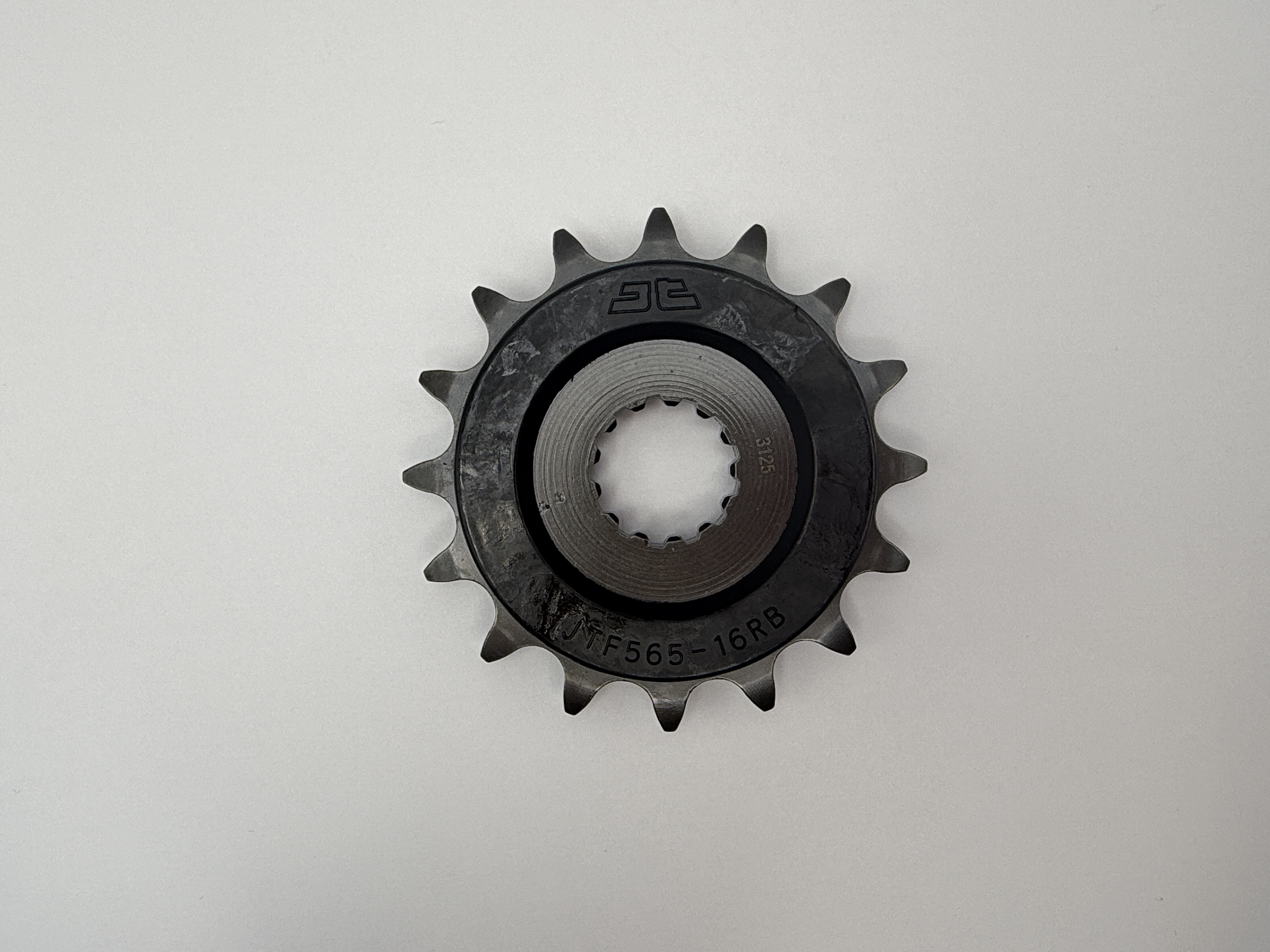 JT Front Sprocket Suzuki GS500E 88-93, Triumph 660 Tiger Sport 21-23, Yamaha XT500 77-85 (Rubber Cushioned) (565-16)
